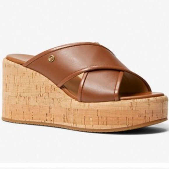 Micahel Kors - Picture 1 of 3